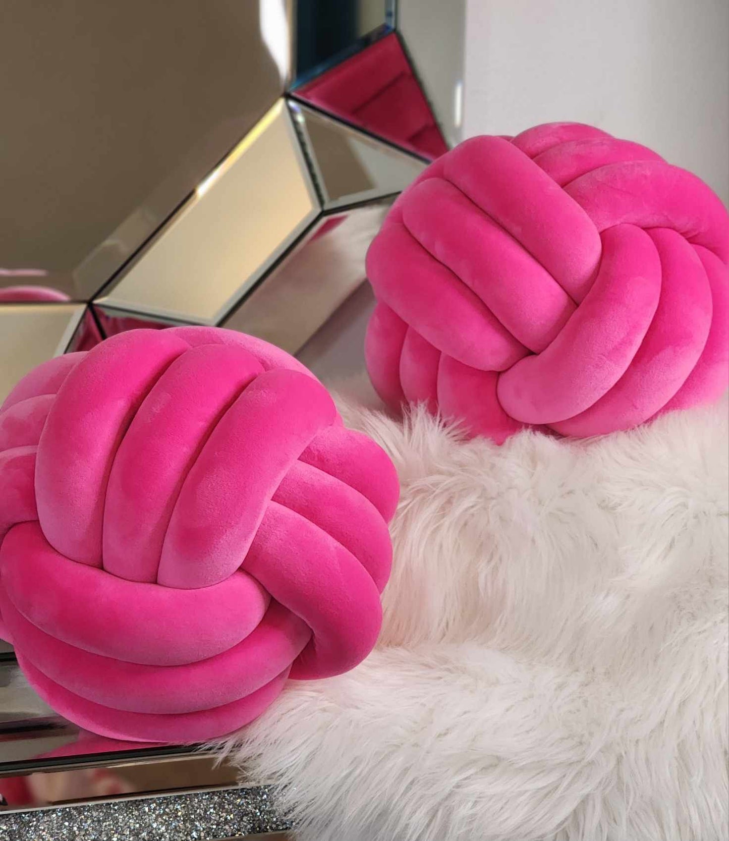 Pretty Knot Pillow